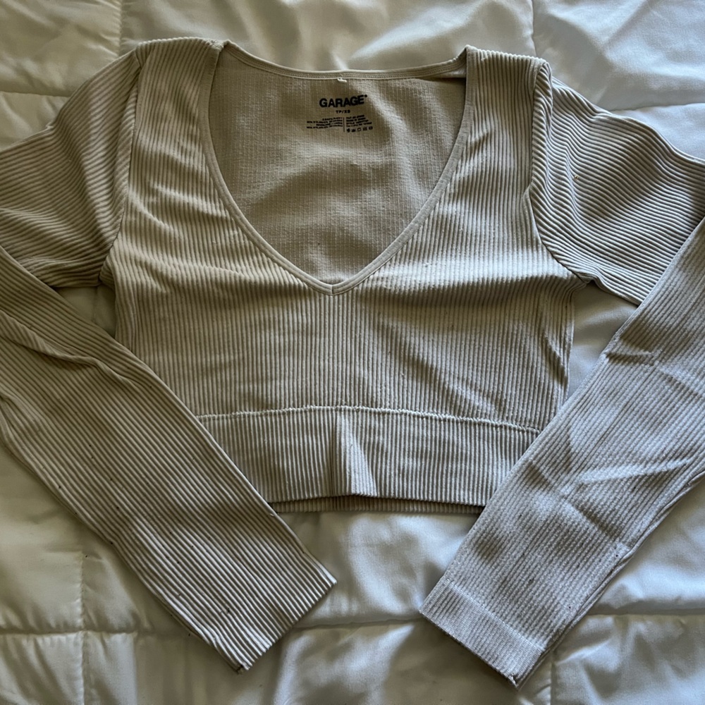 white long sleeve cropped top